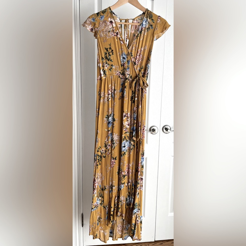 Band of Gypsies Women’s Mustard Floral Maxi Dress